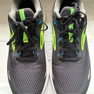 Brooks adrenaline GTS 23 men’s running shoes size 13 black and green